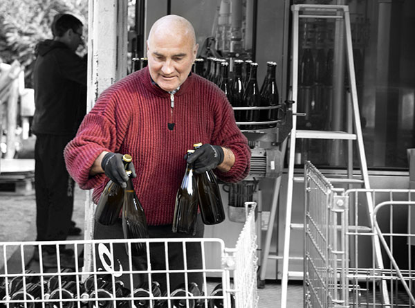 Embouteillage au domaine Olivier Carême