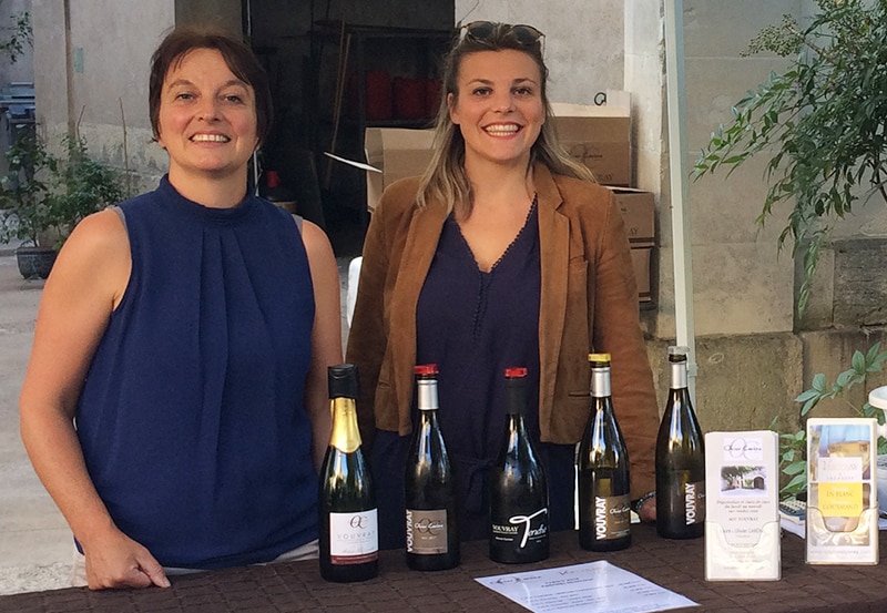 La famille carême et son stand à un salon des vins